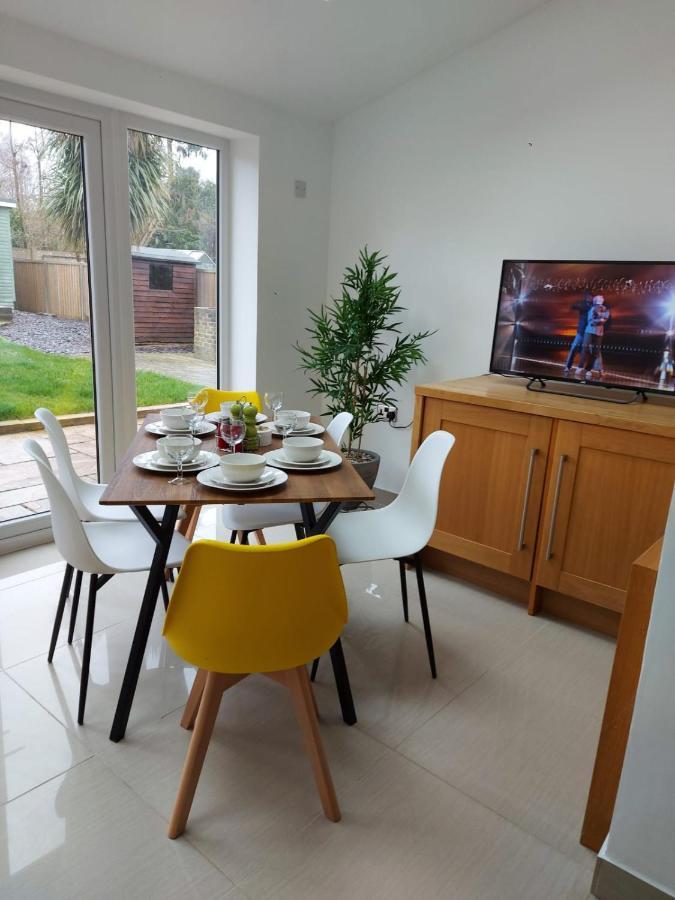 Central Ashford Stay - Contractors & Families Welcome - Free Parking Kültér fotó