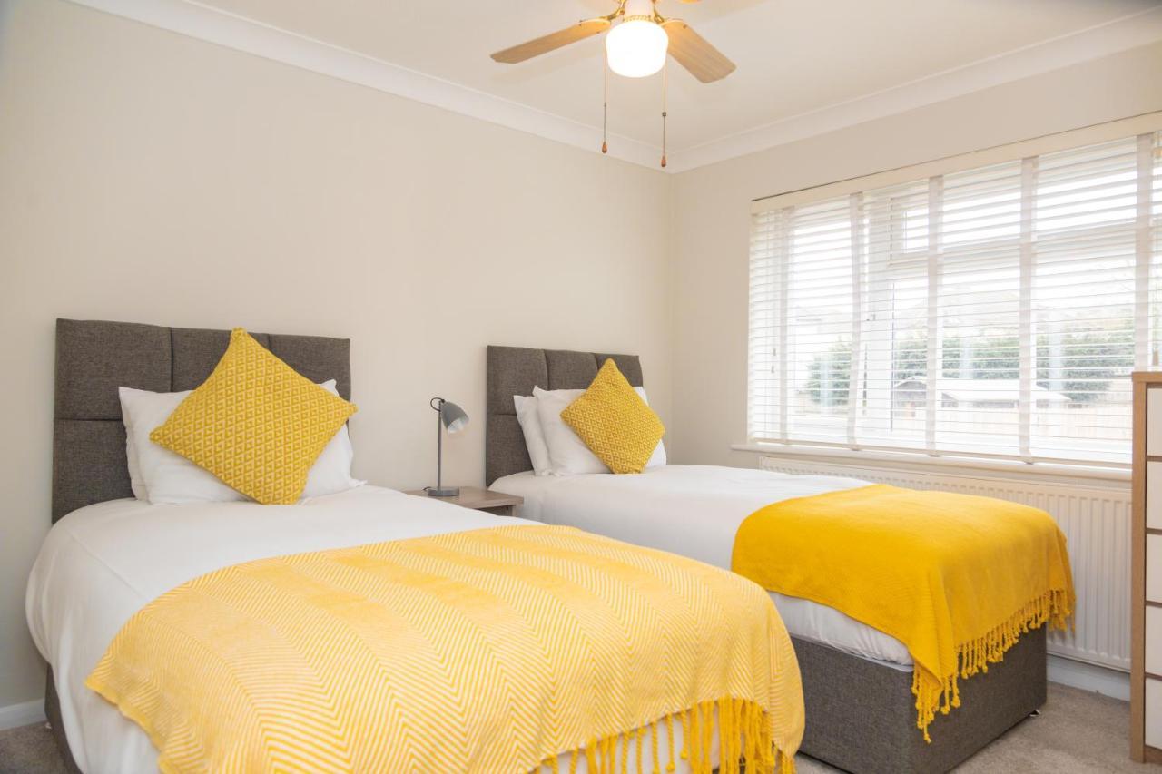 Central Ashford Stay - Contractors & Families Welcome - Free Parking Kültér fotó